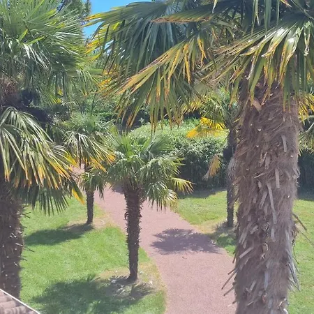 Avec Piscine, A 5km De La *