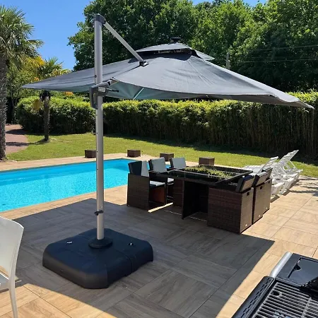 Avec Piscine, A 5km De La Hébergement de vacances